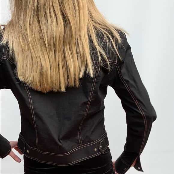 Black cotton collared short summer blazer accented with shiny colored beadings - Picture 4 of 16